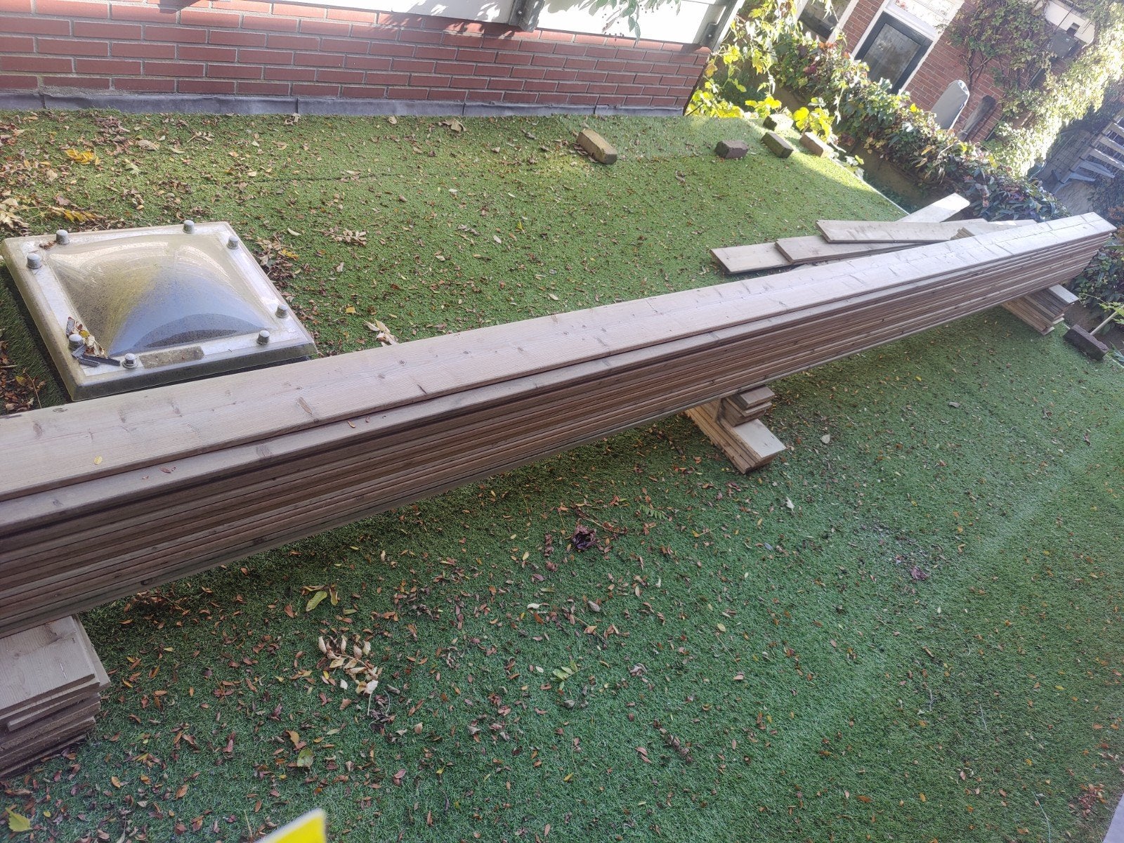 18 lange buitenplanken hout, Gebruikt, 25 tot 50 mm, Plank, 300 cm of meer
