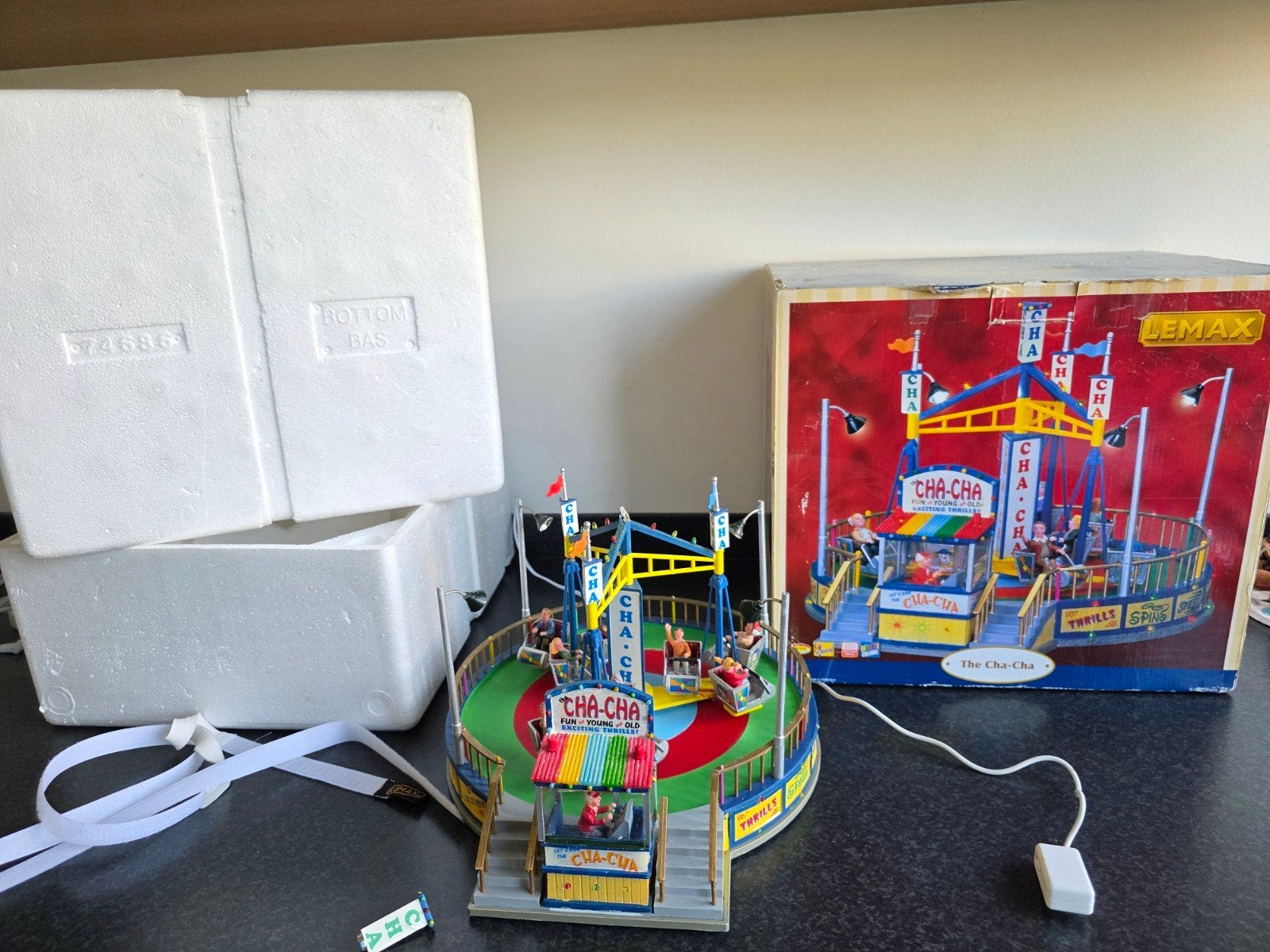 Defect! Lemax Retired Cha Cha Carnival kermis attractie, Ophalen, Gebruikt