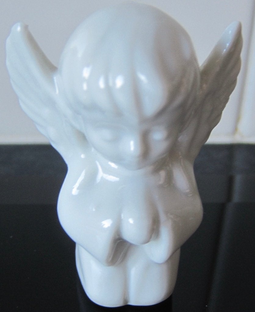 witte miniatuur engel van steen - hoogte 5 centimeter, Verzamelen, Ophalen of Verzenden, Zo goed als nieuw, Religie
