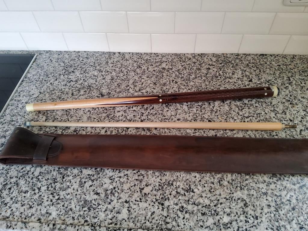 Biljartkeu, Ophalen of Verzenden, Zo goed als nieuw, Keu of Ballen