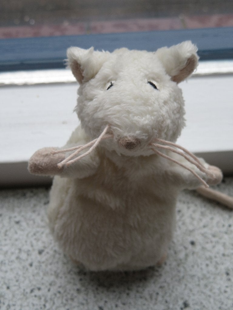 Wit velours muis muisje rat ratje van IKEA zalmroze staartje, Muis, IKEA, Ophalen of Verzenden, Zo goed als nieuw