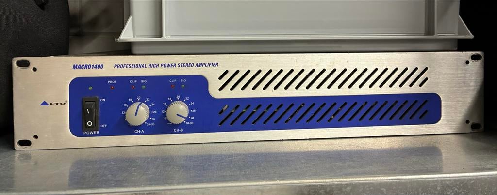 Alto Macro 1400 versterker, Ophalen, Gebruikt, 1000 watt of meer, P.A.