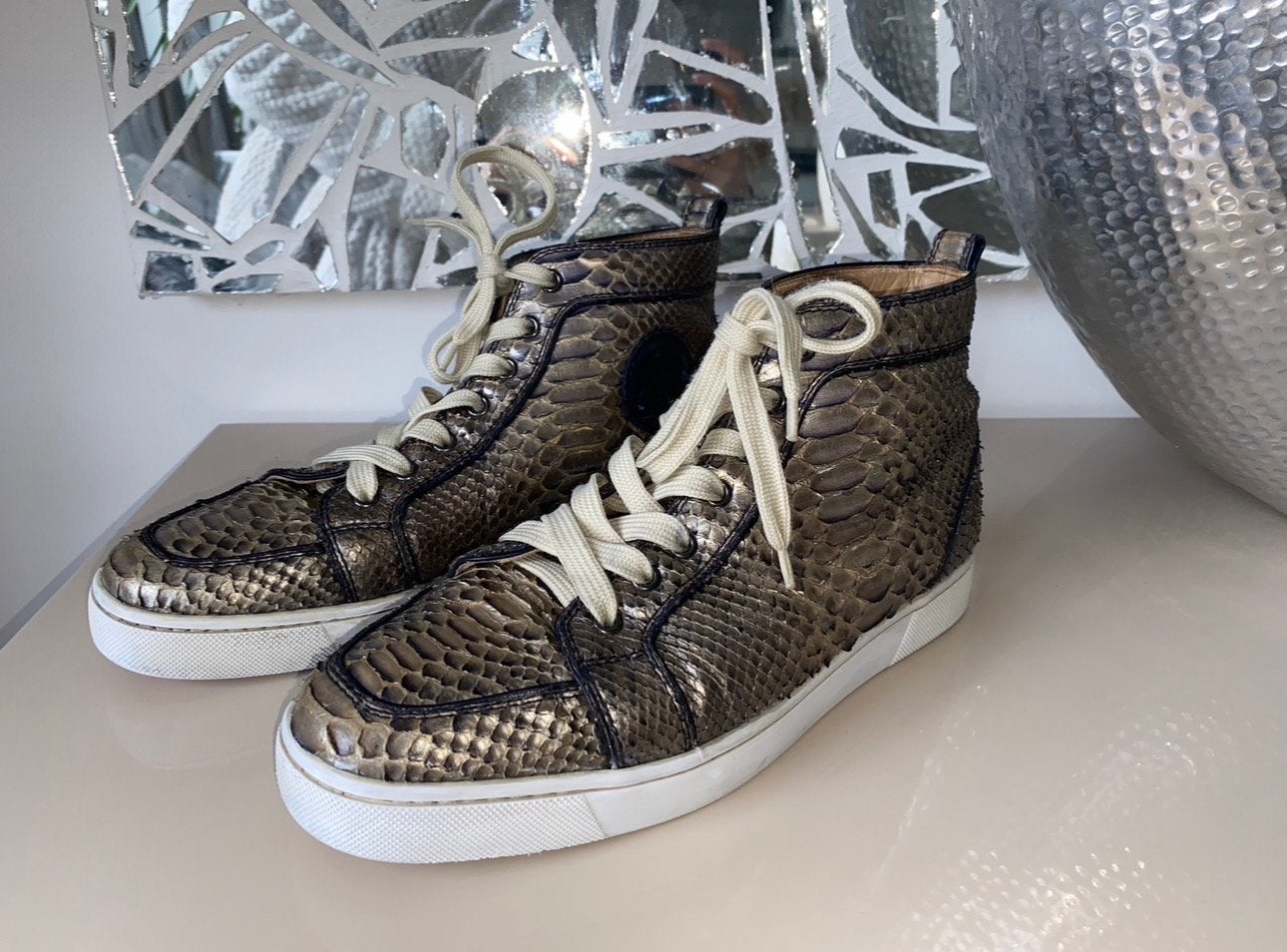Christian Louboutin Python Sneakers 42, was €2400 nieuw!, Ophalen of Verzenden, Gedragen, Bruin, Sneakers of Gympen