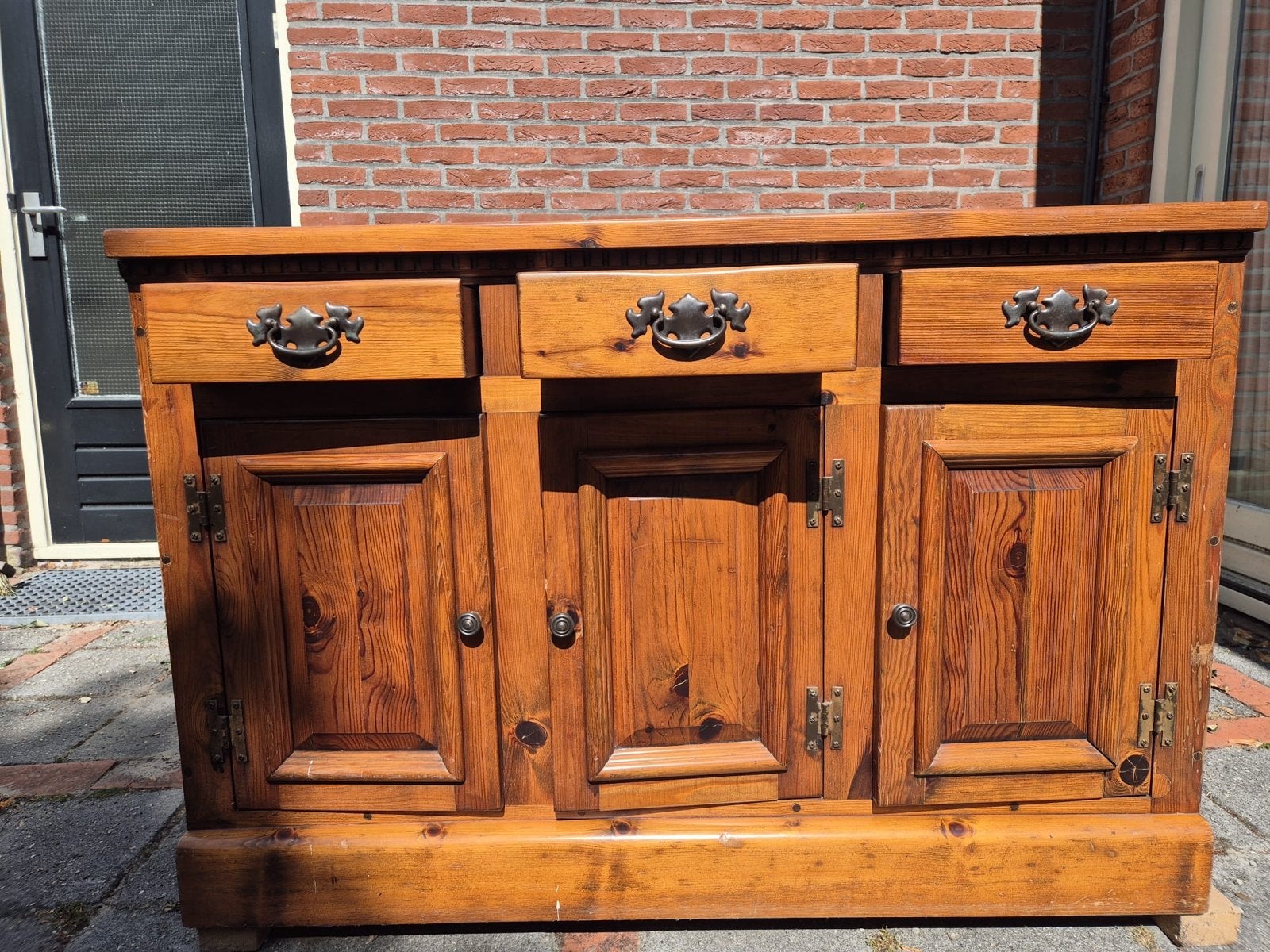 Massief houten dressoir met lades en deuren, Ophalen, Gebruikt, 150 tot 200 cm, Met lade(s)