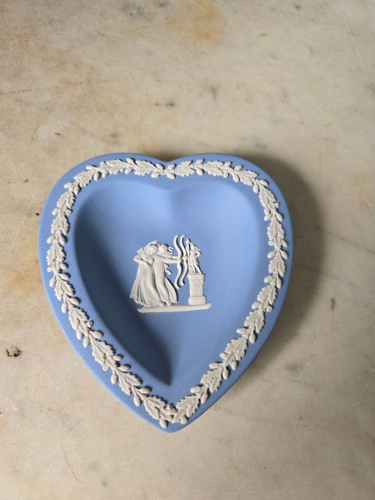 Jasperware blue wedgwood hart vormig schaaltje, Antiek en Kunst, Ophalen of Verzenden