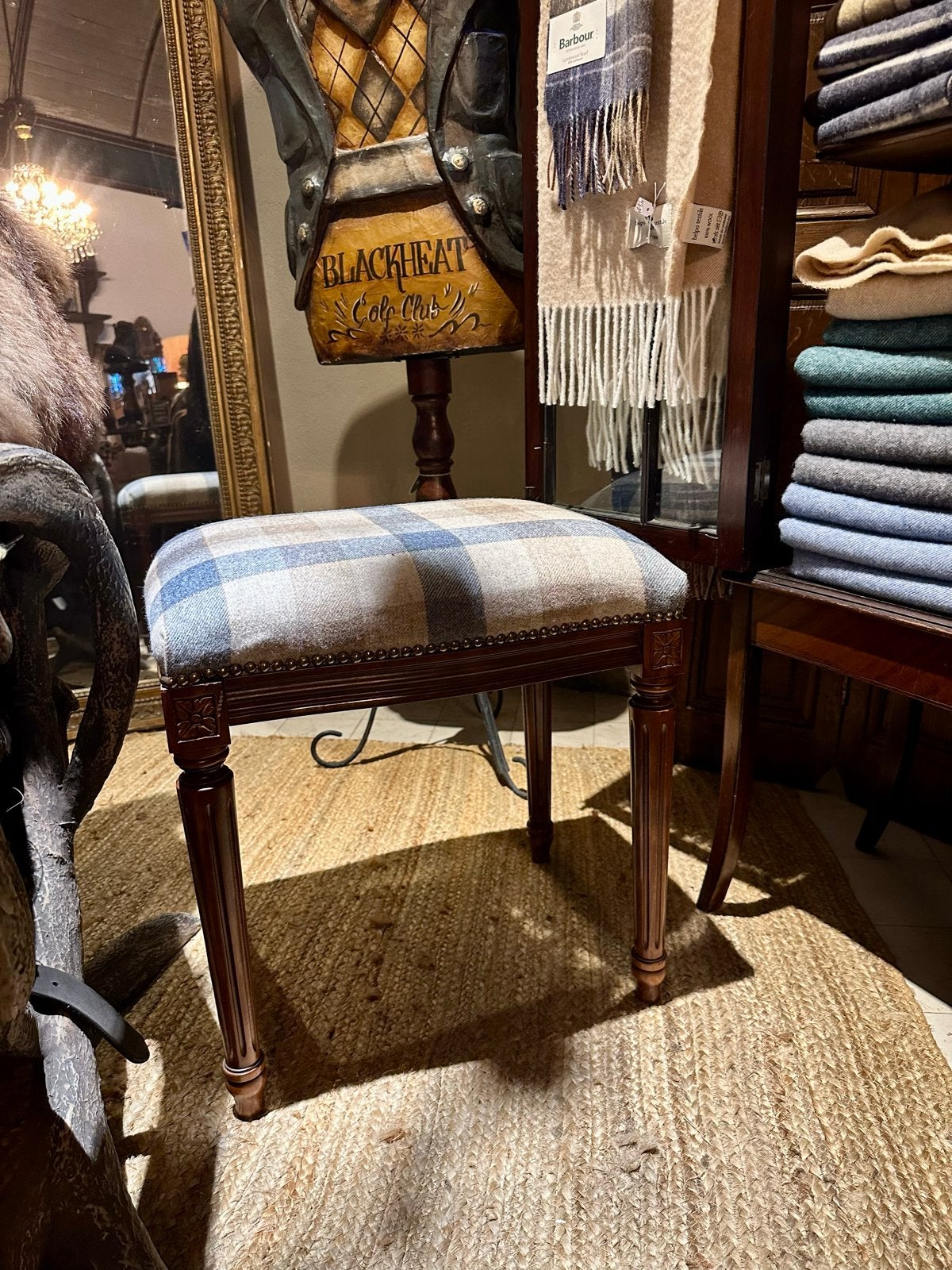 Prachtige engekse footstool in tweed 100% wool, Ophalen