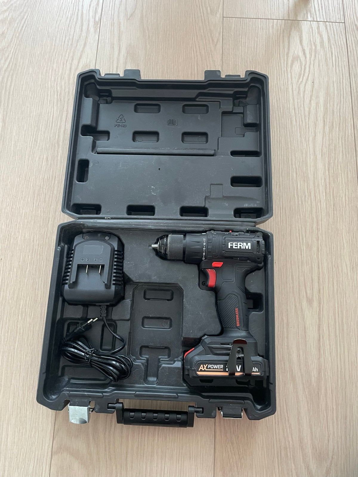 Ferm Accuboormachine 20V AX-Power met oplader en koffer, Ophalen, Variabele snelheid, Boor- en Schroefmachine, Gebruikt