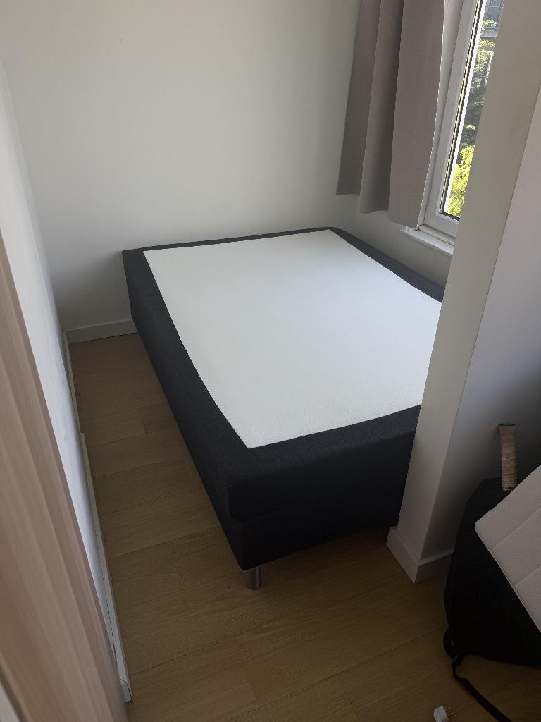 Zwart tweepersoonsbed | Black double bed 140x200, box spring, Huis en Inrichting, Slaapkamer | Boxsprings, Ophalen, Tweepersoons