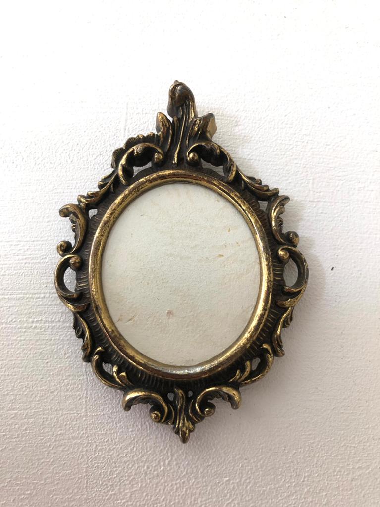 Lief klein Italiaans metalen kuif barok  fotolijstje, Ophalen of Verzenden