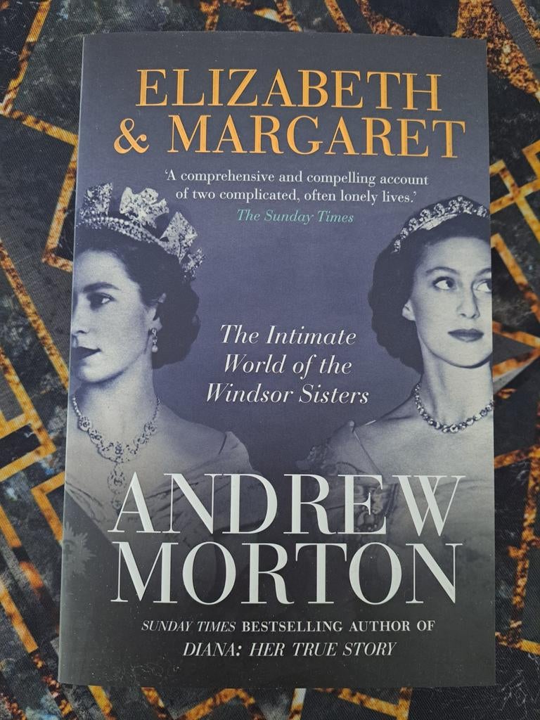 Elizabeth & Margaret, Ophalen of Verzenden, Zo goed als nieuw, Andrew Morton, Overige