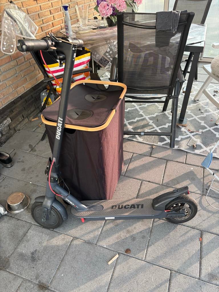 Ducati Elektrische Step - Zo goed als nieuw, Ophalen, Zo goed als nieuw, Elektrische step (E-scooter)