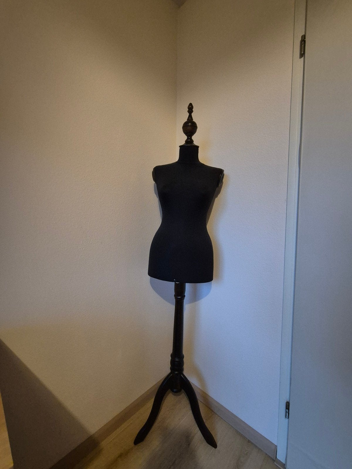 Zwarte paspop - Circa 164 cm hoog, Ophalen, Zo goed als nieuw, Paspop