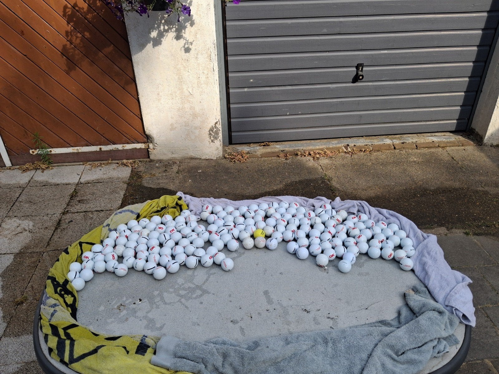 Een boel golf ballen verschillend lijkt net nieuw, Ophalen, Bal(len)