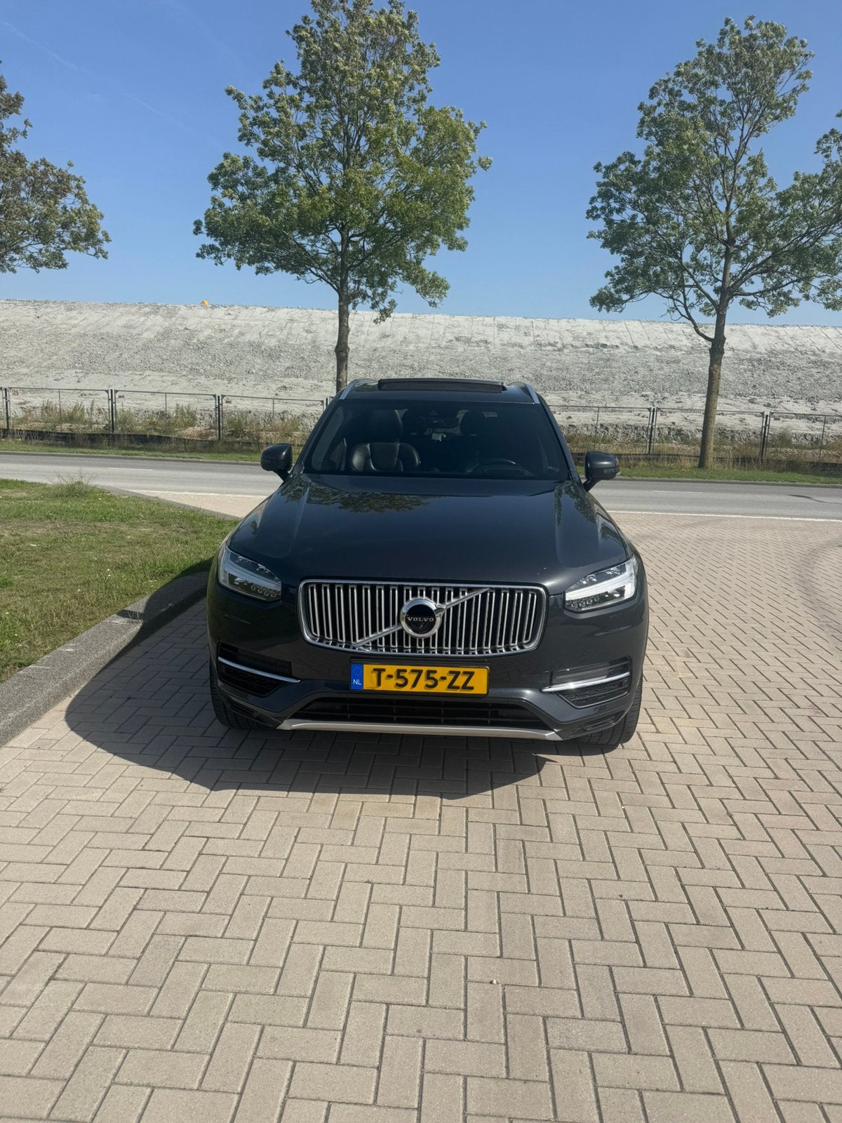 Volvo XC90 2.0 T8 Twin Engine AWD Pi-hy AUT 2017 Grijs, Auto's, Dealer onderhouden, 4 cilinders, 1969 cc, 7 stoelen