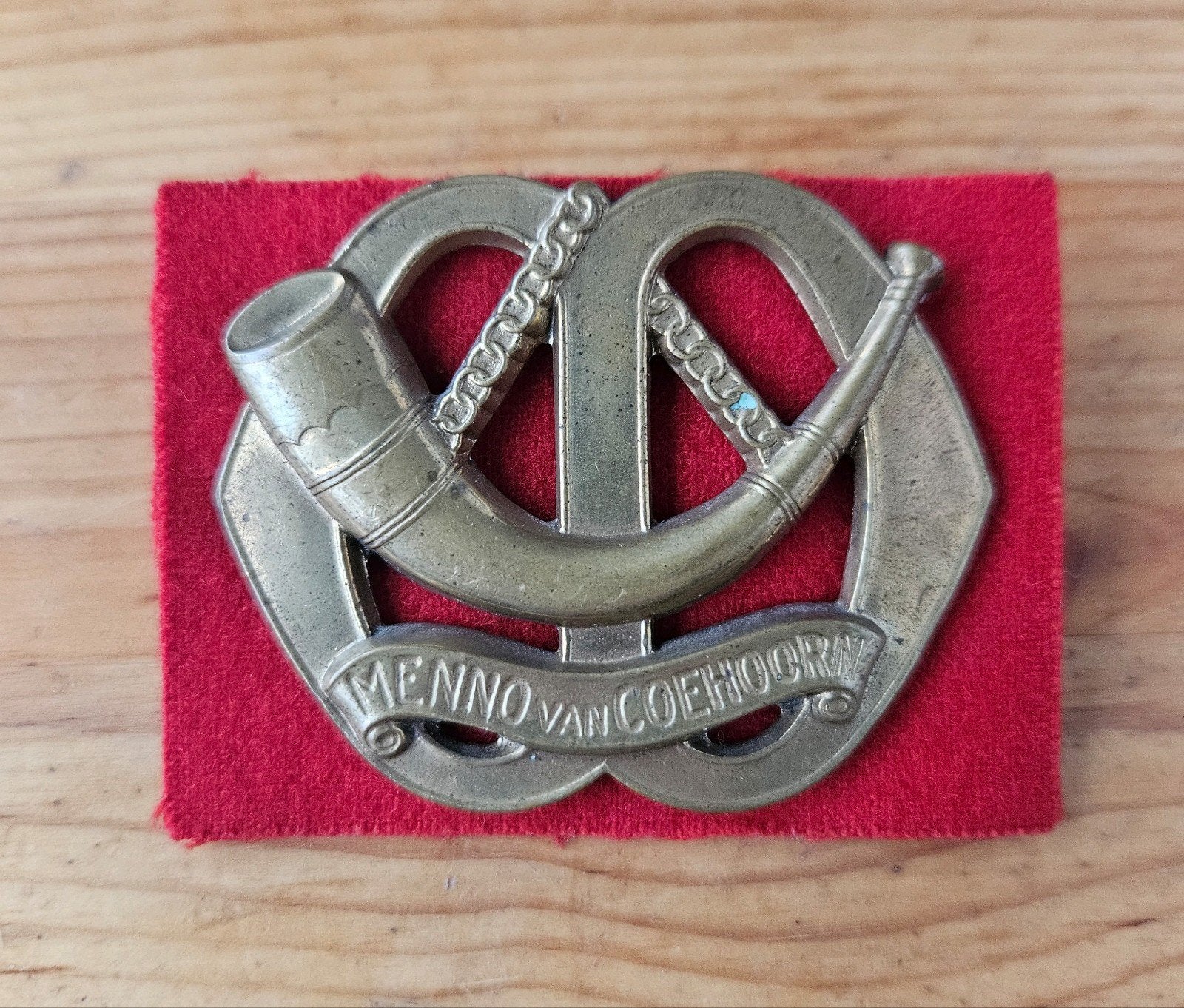 Baretembleem Menno van Coehoorn, Verzamelen, Ophalen of Verzenden, Landmacht, Nederland, Embleem of Badge