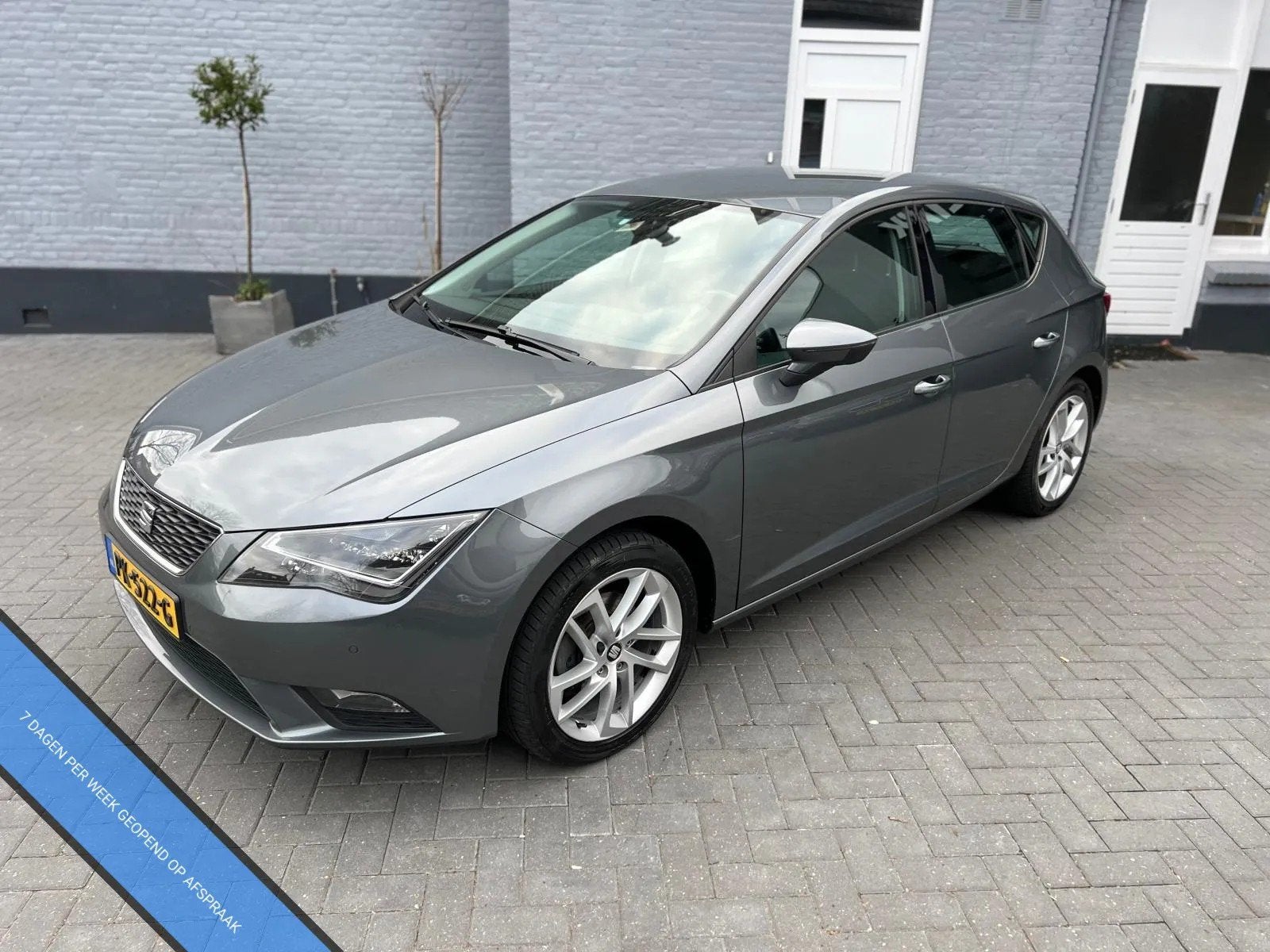 SEAT Leon 1.6 TDI| LED | NAVI | CLIMA | PDC | BLUETOOTH |, Voorwielaandrijving, 1160 kg, Stof, Gebruikt