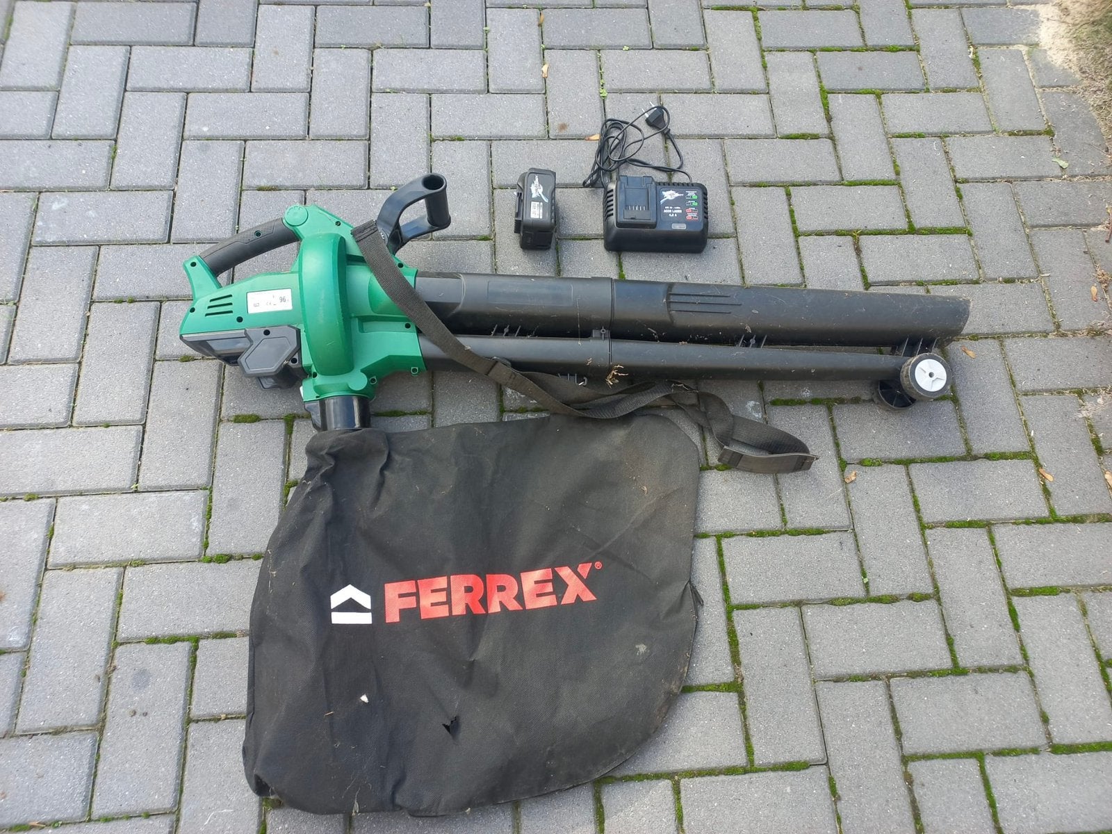 Bladblazer op accu, Tuin en Terras, Ophalen, Gebruikt, Met opvangzak, Accu