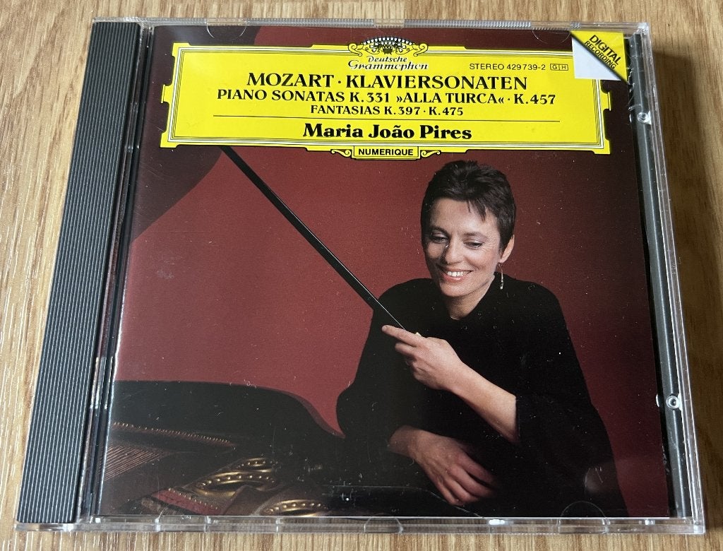 CD Mozart - Klaviersonaten / Maria Joao Pires, Ophalen of Verzenden, Classicisme, Zo goed als nieuw, Kamermuziek