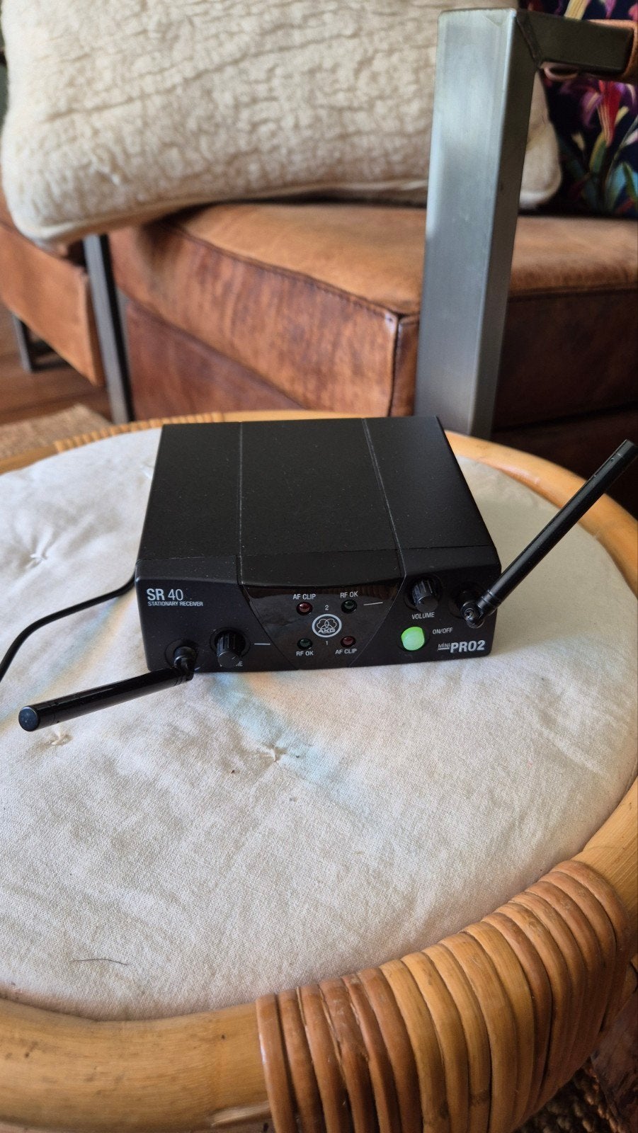 AKG SR 40 Mini 2 dubbele ontvanger met voeding, Muziek en Instrumenten, Microfoons, Ophalen of Verzenden, Zo goed als nieuw, Overige typen
