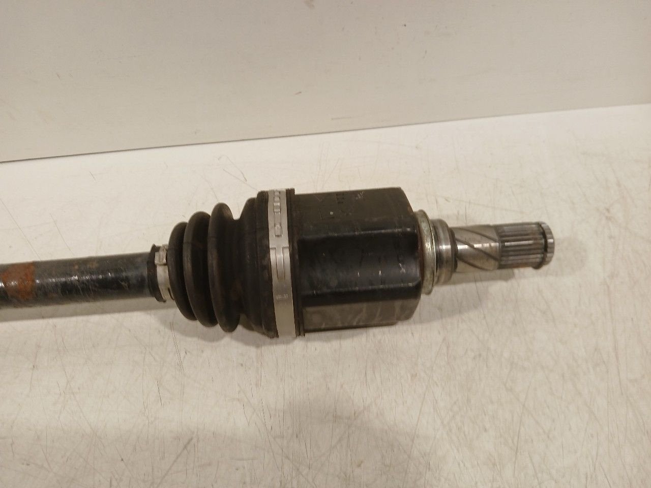 Aandrijfas links voor Nissan Leaf, Onderdelen@venauto.nl, Van der Ven Autorecycling B.V., Gebruikt, Ettenseweg 76, 4706 PB Roosendaal, The Netherlands