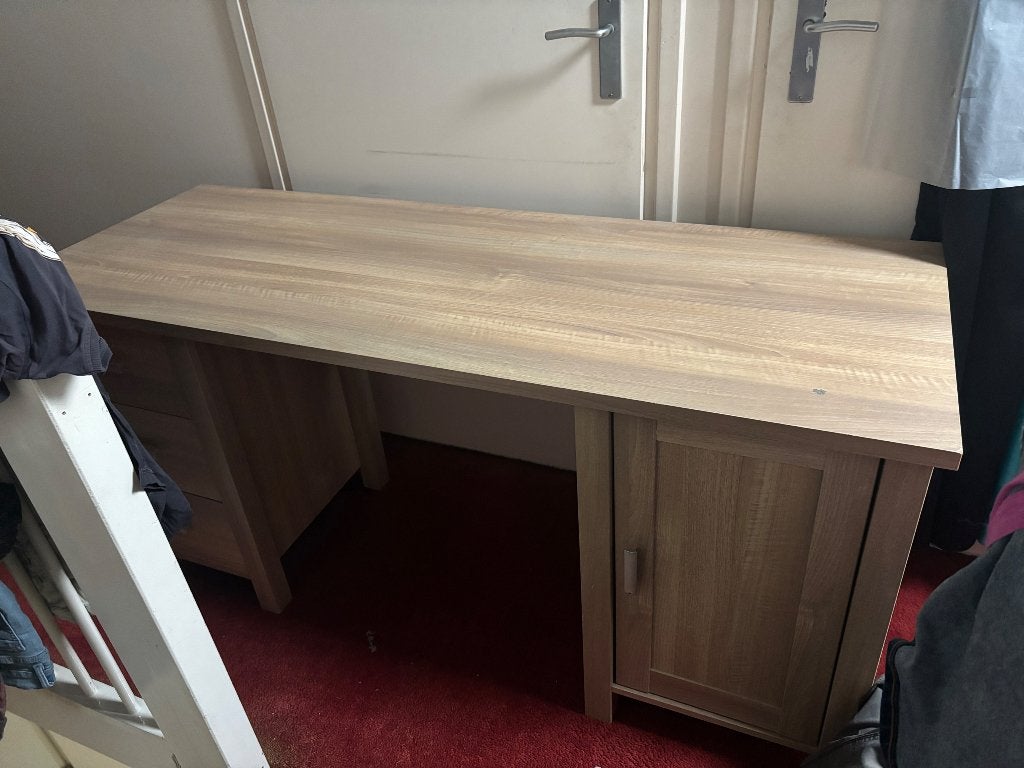Bureau  160 x 60 x 75 cm zoekt scholier, student of werkende, Huis en Inrichting, Ophalen, Met lades, 160 cm, Gebruikt