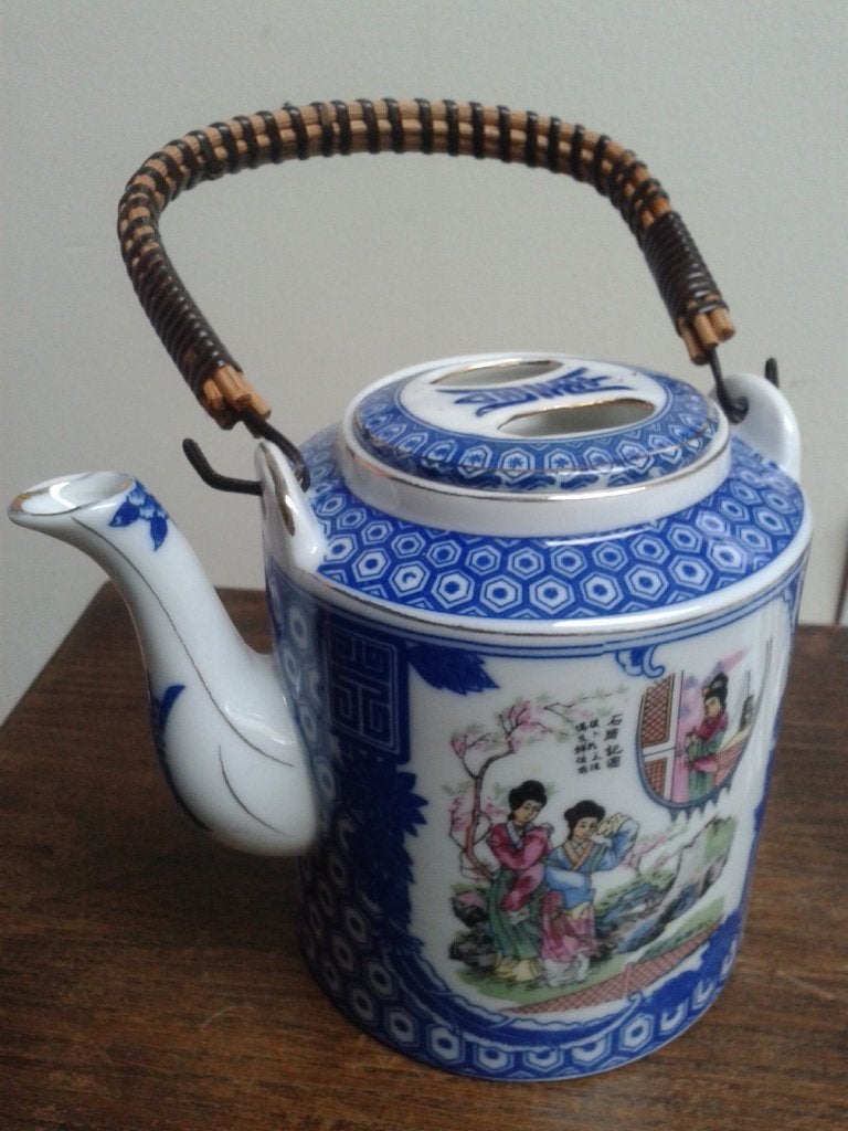 Porseleinen THEEPOT ~ Familie Rose Scéne ~ Japanse GEISHAS, Huis en Inrichting, Keuken | Servies, Aziatisch, Gebruikt, Overige merken