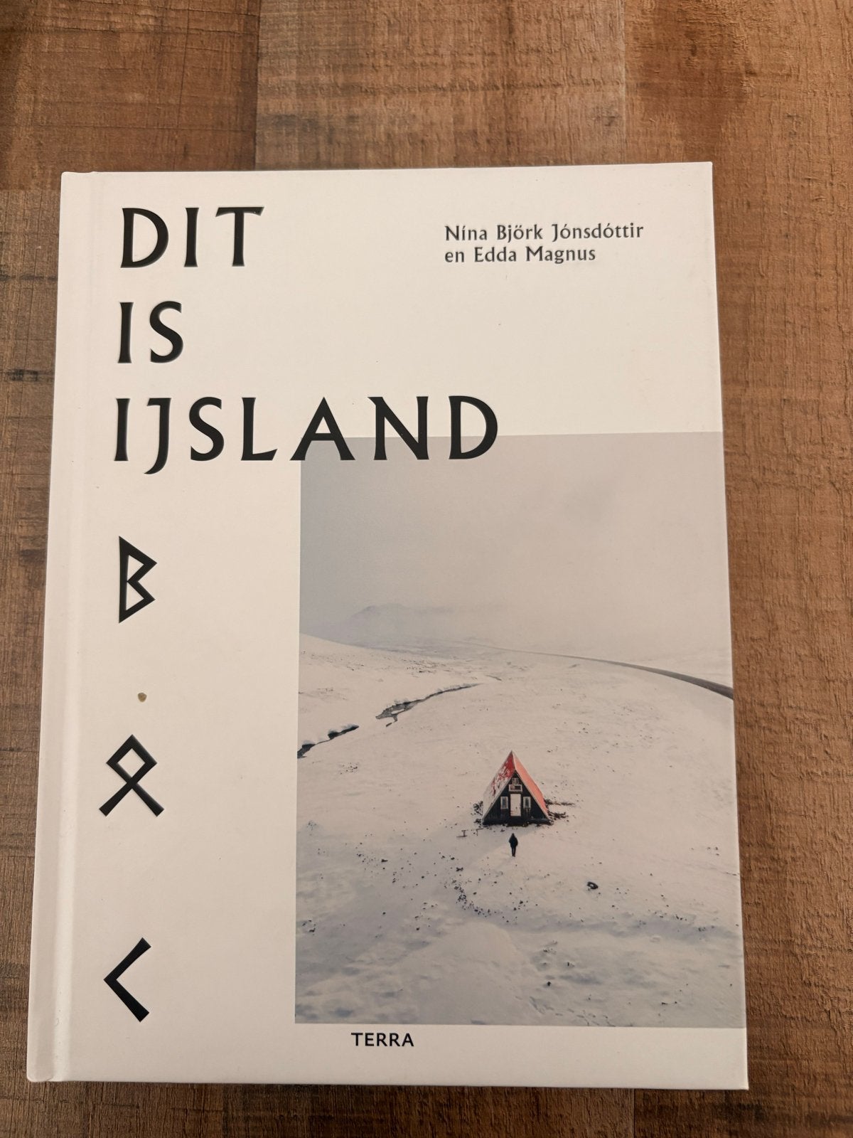 Dit is IJsland - Reisgids met unieke inzichten, Overige merken, Europa, Ophalen of Verzenden, Zo goed als nieuw