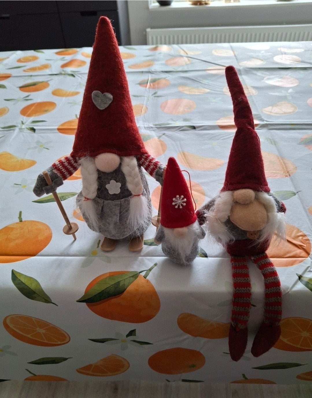 3 delige set kerstkabouters van vilt gnoom op ski's, Ophalen of Verzenden, Zo goed als nieuw