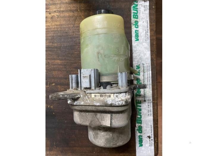Stuurbekrachtiging Pomp van een Ford Focus, Gebruikt, -, -, Ford