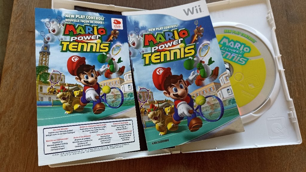 Wii Mario power tennis, Spelcomputers en Games, Ophalen of Verzenden, Zo goed als nieuw, Sport, 3 spelers of meer