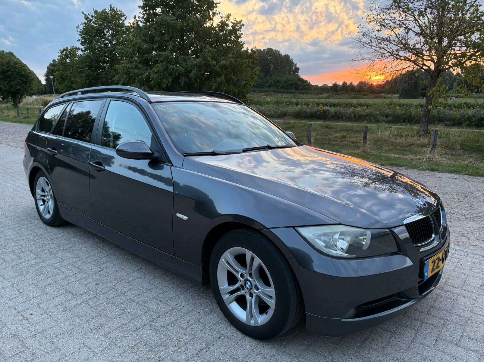 BMW 3-Serie 2.0 318 I Touring 2008 Grijs, Achterwielaandrijving, Origineel Nederlands, Handgeschakeld, Particulier