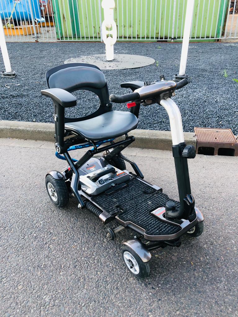 Opvouwbare vouw scootmobiel Brio Bobby 4 wiel, Diversen, Ophalen of Verzenden, Zo goed als nieuw