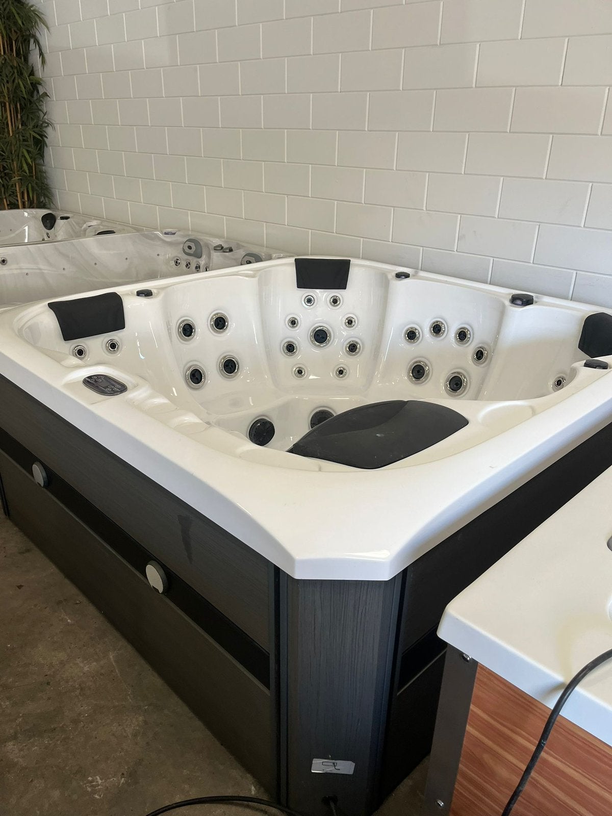 Comfortabele 6 pers Spa Solid incl. Garantie & Plaatsing, Ophalen, Zo goed als nieuw