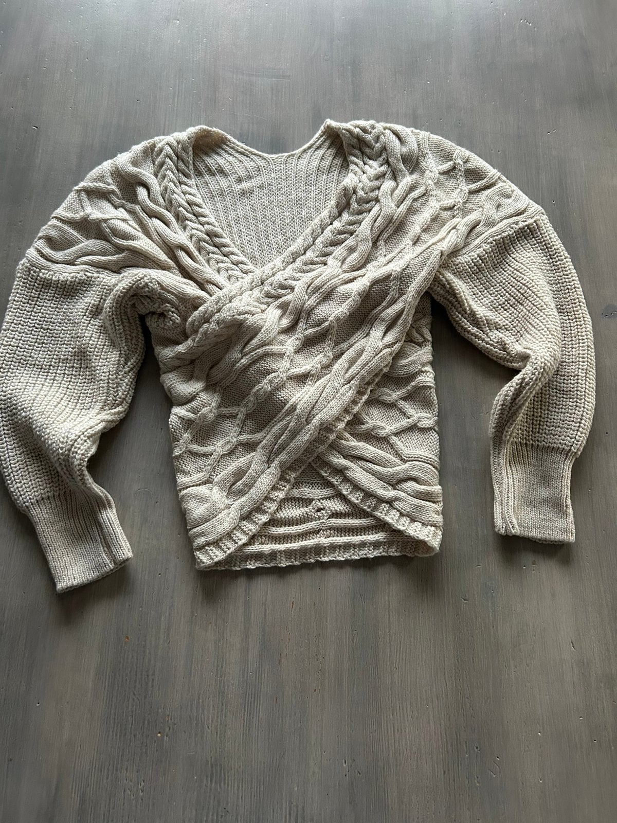 Gebreide overslag trui kleur beige maat M/L, Kleding | Dames, Truien en Vesten, Ophalen of Verzenden, Zo goed als nieuw, Maat 38/40 (M)