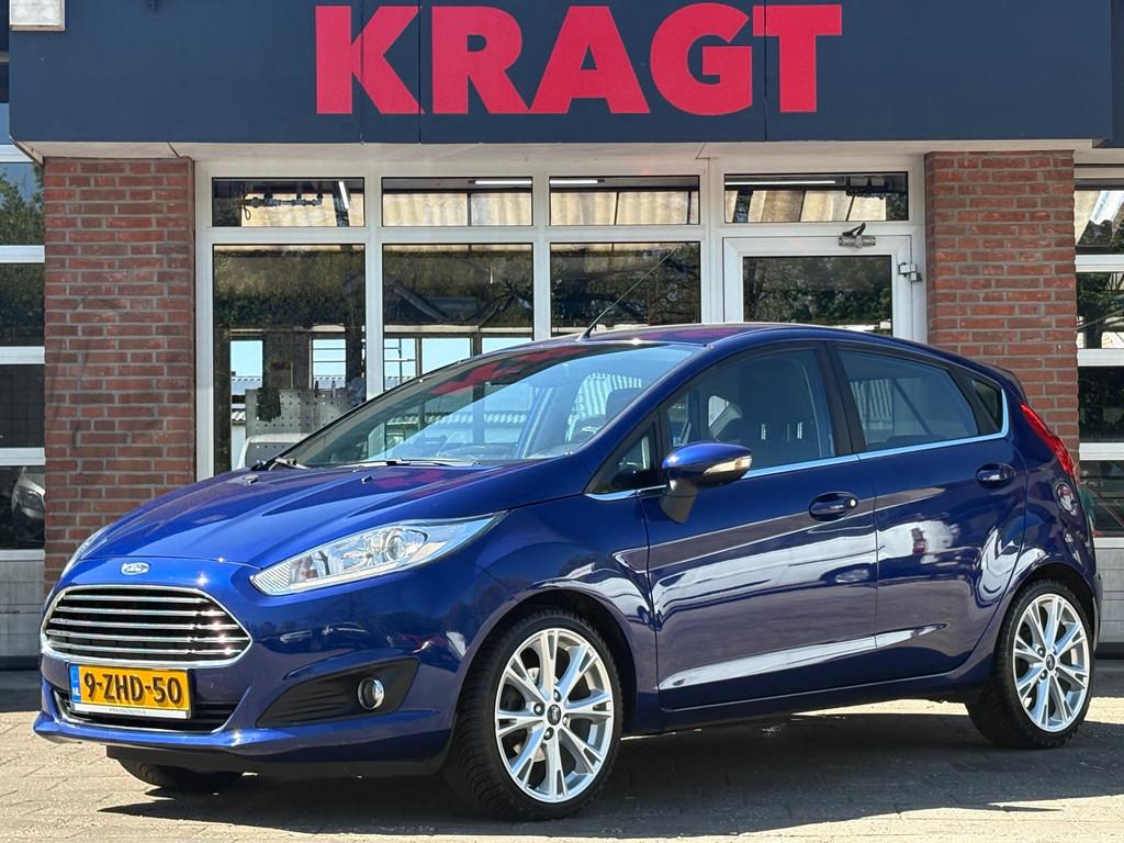 Ford Fiesta Titanium 1.0T 100 pk - Riem vv - 17" LMV - Trekh, Auto's, Ford, Voorwielaandrijving, Euro 5, Zwart, Blauw