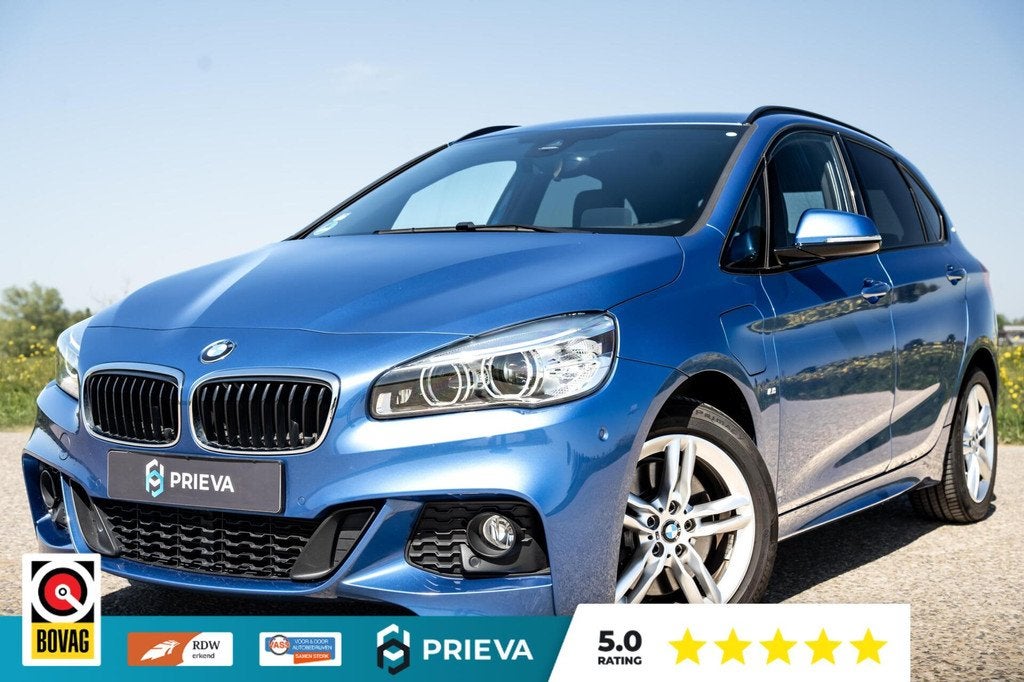 BMW 225xe Active Tourer M-Sport | Leder | Stoelverwarming |, Auto's, BMW, Overige carrosserieën, Blauw, Bedrijf, 1500 cc