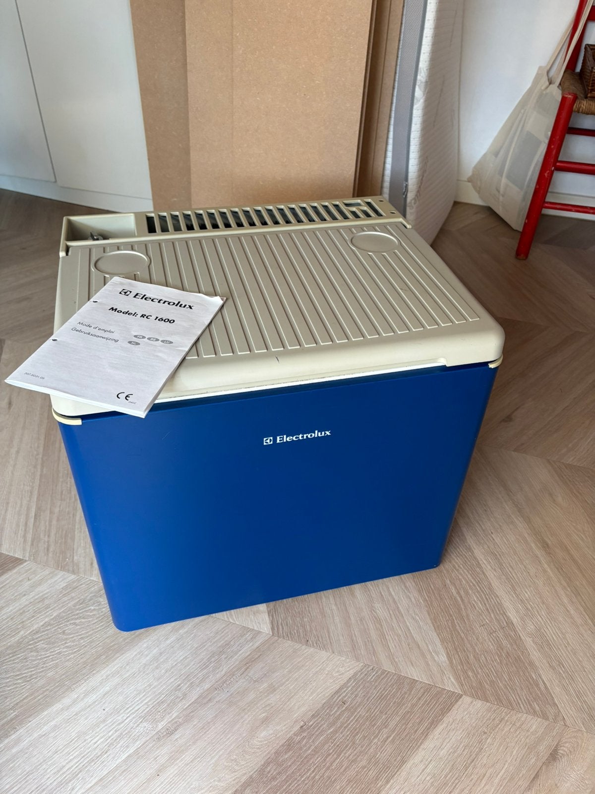 Electrolux koelkast op gas en stroom (RC1600), Ophalen of Verzenden, Minder dan 75 liter, Zonder vriesvak, Gebruikt