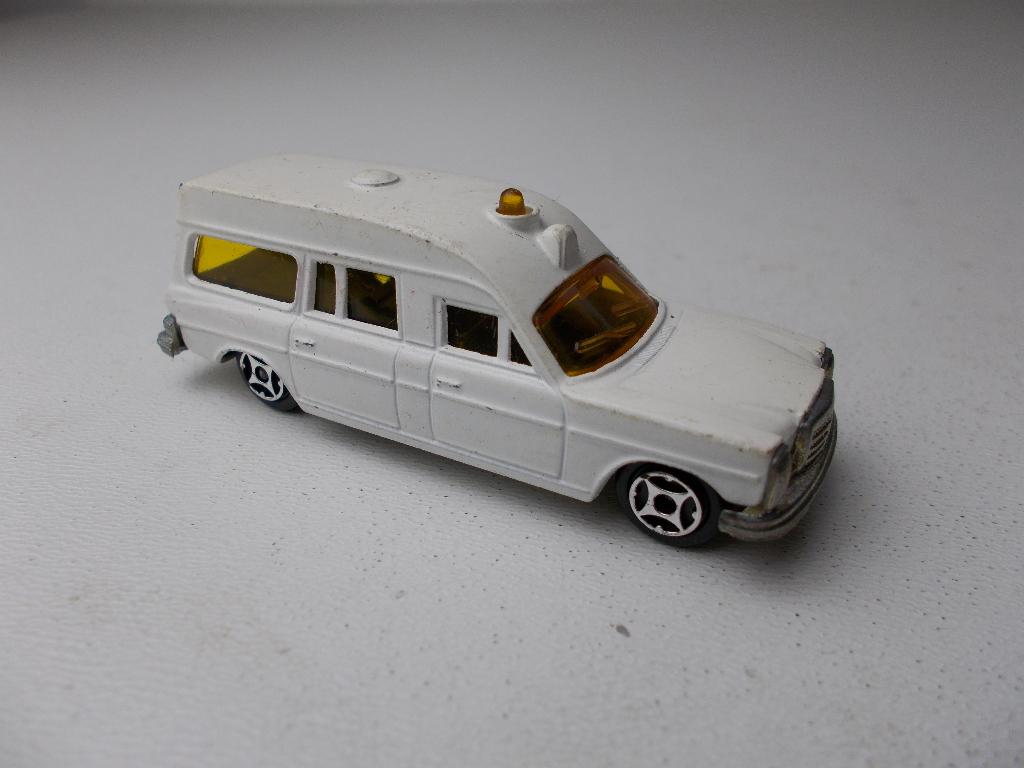 Vintage NOREV Mini Jet. MERCEDES-BENZ AMBULANCE., Ophalen of Verzenden, Zo goed als nieuw, Auto, Overige merken