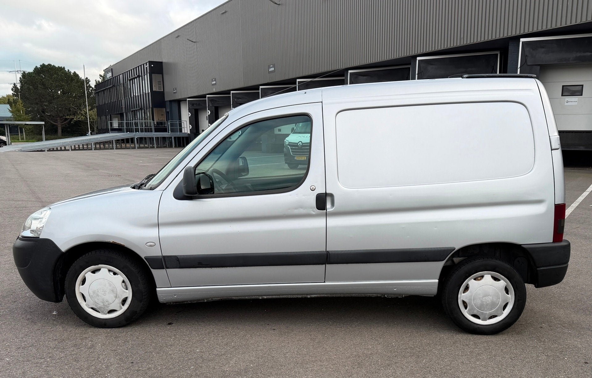 Peugeot Partner 170C 1.9 D Avantage AIRCO/ELKPAKKET/NAP, Auto's, Voorwielaandrijving, Stof, Gebruikt, Zwart