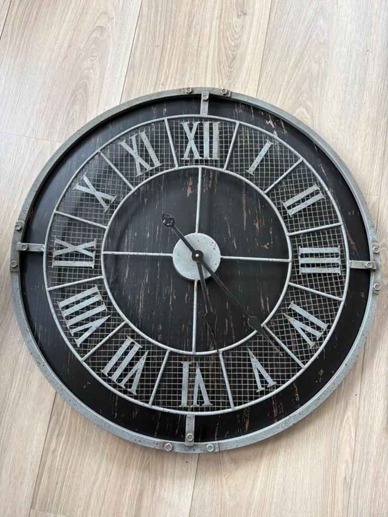 Grote industriële wandklok 70 cm – Youngiq Decorations –, Huis en Inrichting, Woonaccessoires | Klokken, Verzenden, Zo goed als nieuw