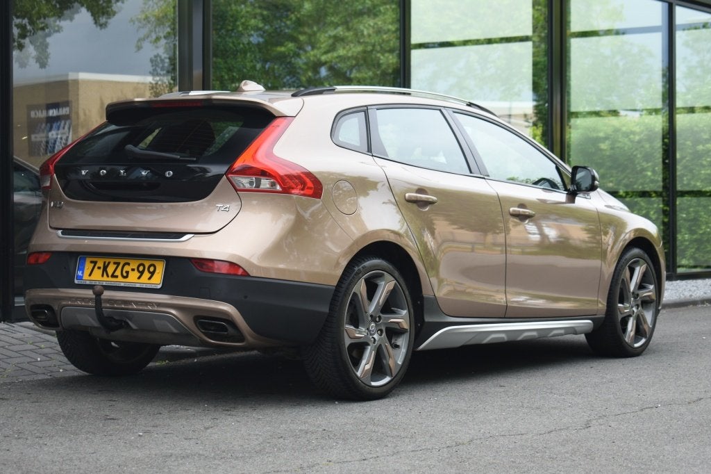 Volvo V40 Cross Country T4 180pk AUT. Summum | Stoelverwarmi, Auto's, 4 cilinders, Bedrijf, V40, 1500 kg