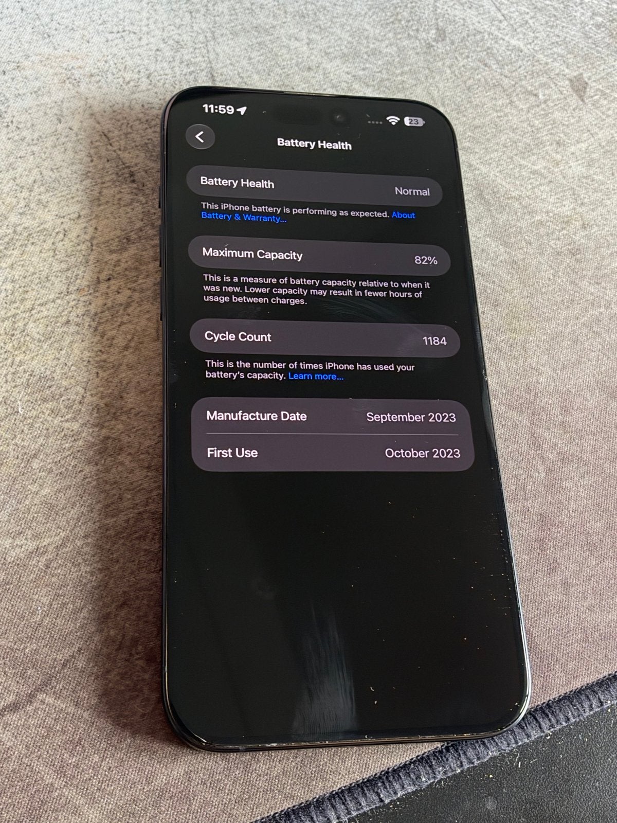 Foto 3 van iPhone 15 Pro Max 256GB - Zo goed als nieuw + hoesje