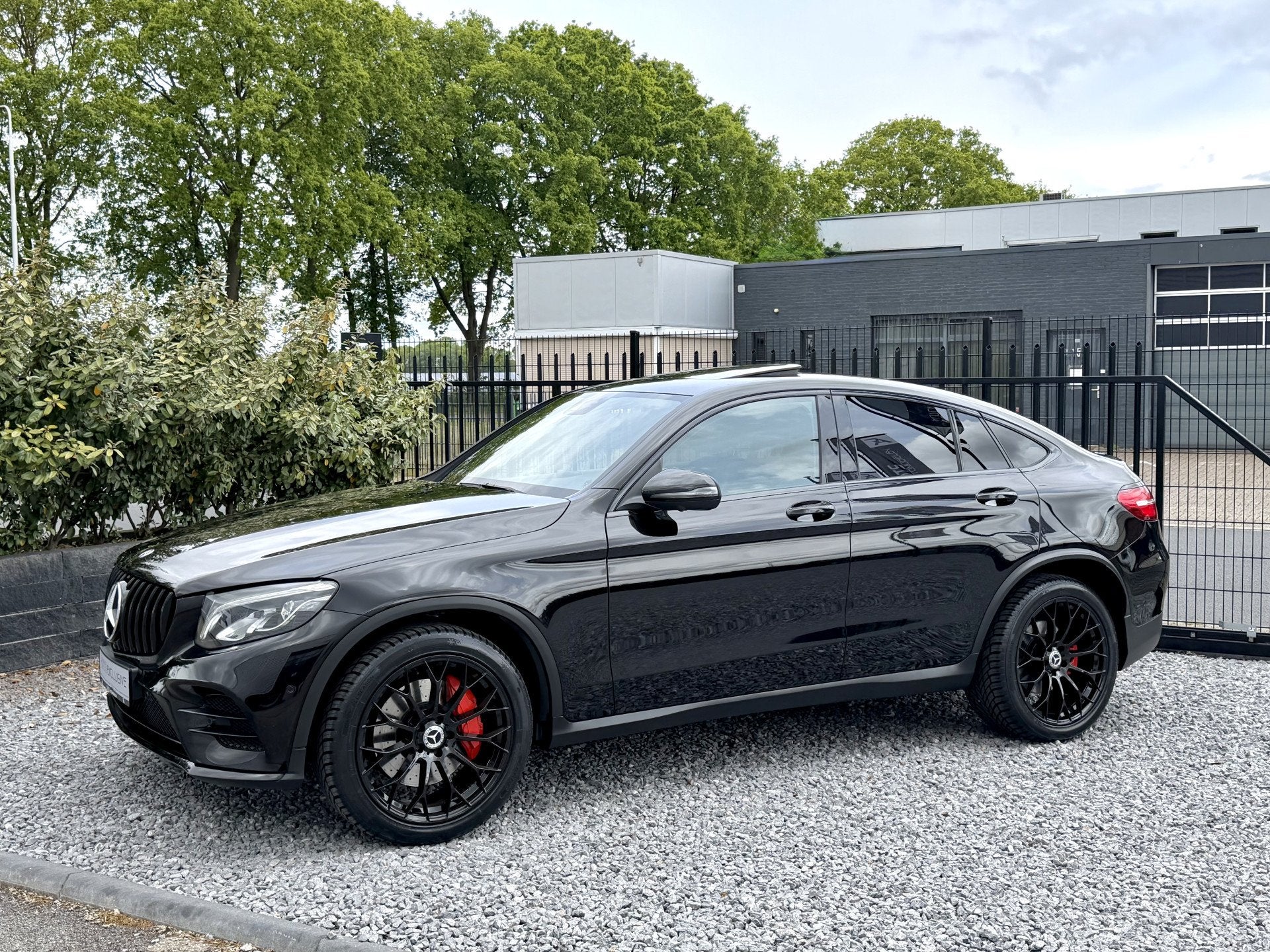 Mercedes-Benz GLC Coupé 250 4MATIC AMG Schuifdak|360Camera|, Auto's, Mercedes-Benz, Gebruikt, 4 cilinders, Met garantie (alle)