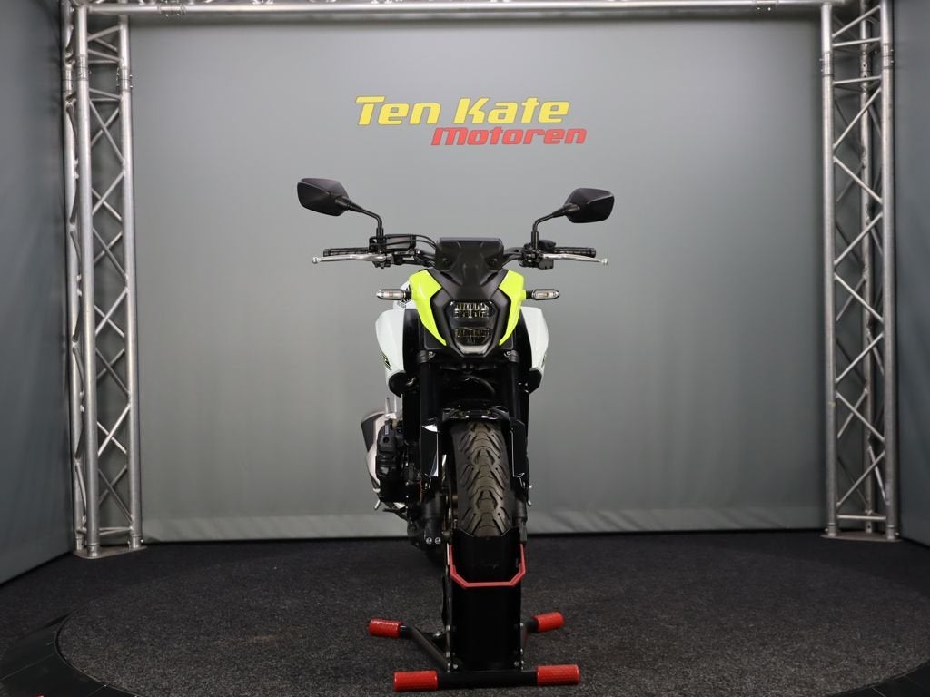 Honda CB 500 Hornet E-Clutch, Bedrijf, Traction Control, 471 cc, 12 t/m 35 kW