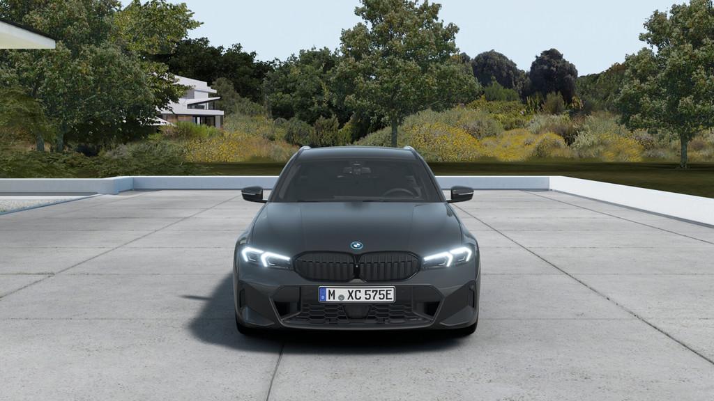 BMW 3 Serie Touring 330e M Sport Automaat / Trekhaak / Sport, Automaat, 1998 cc, Achterwielaandrijving, Zwart