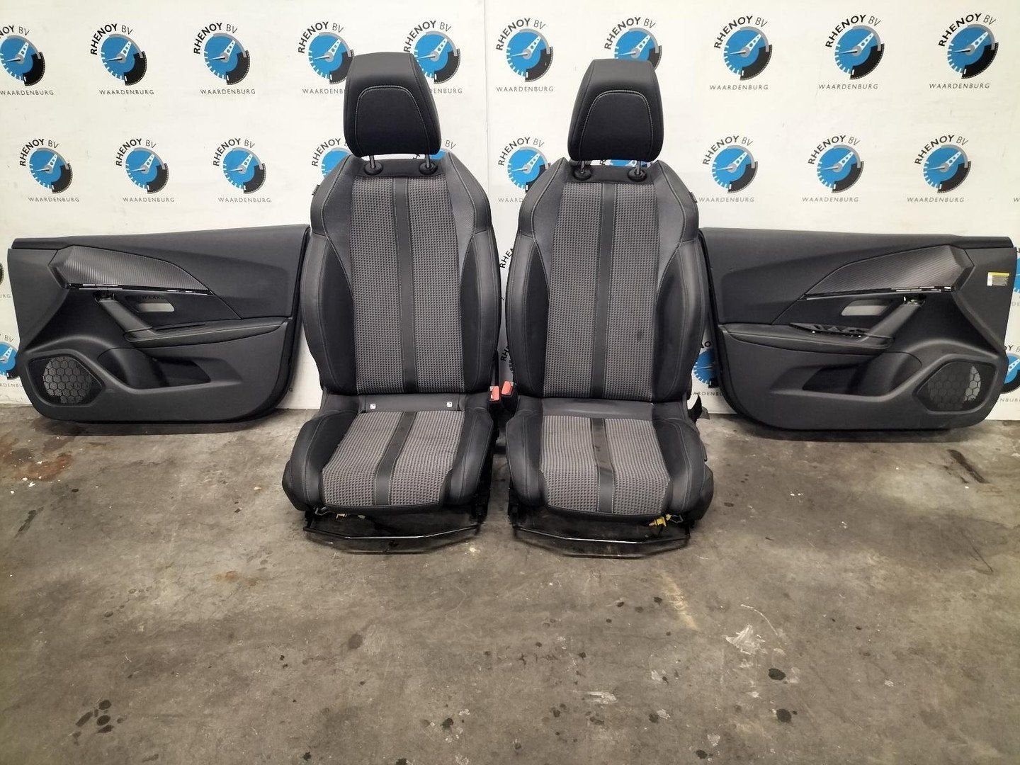 PEUGEOT 2008 P24E EV GT 50KWH  INTERIEUR COMPLEET 2021, Ophalen of Verzenden, Gebruikt, Stiba lid