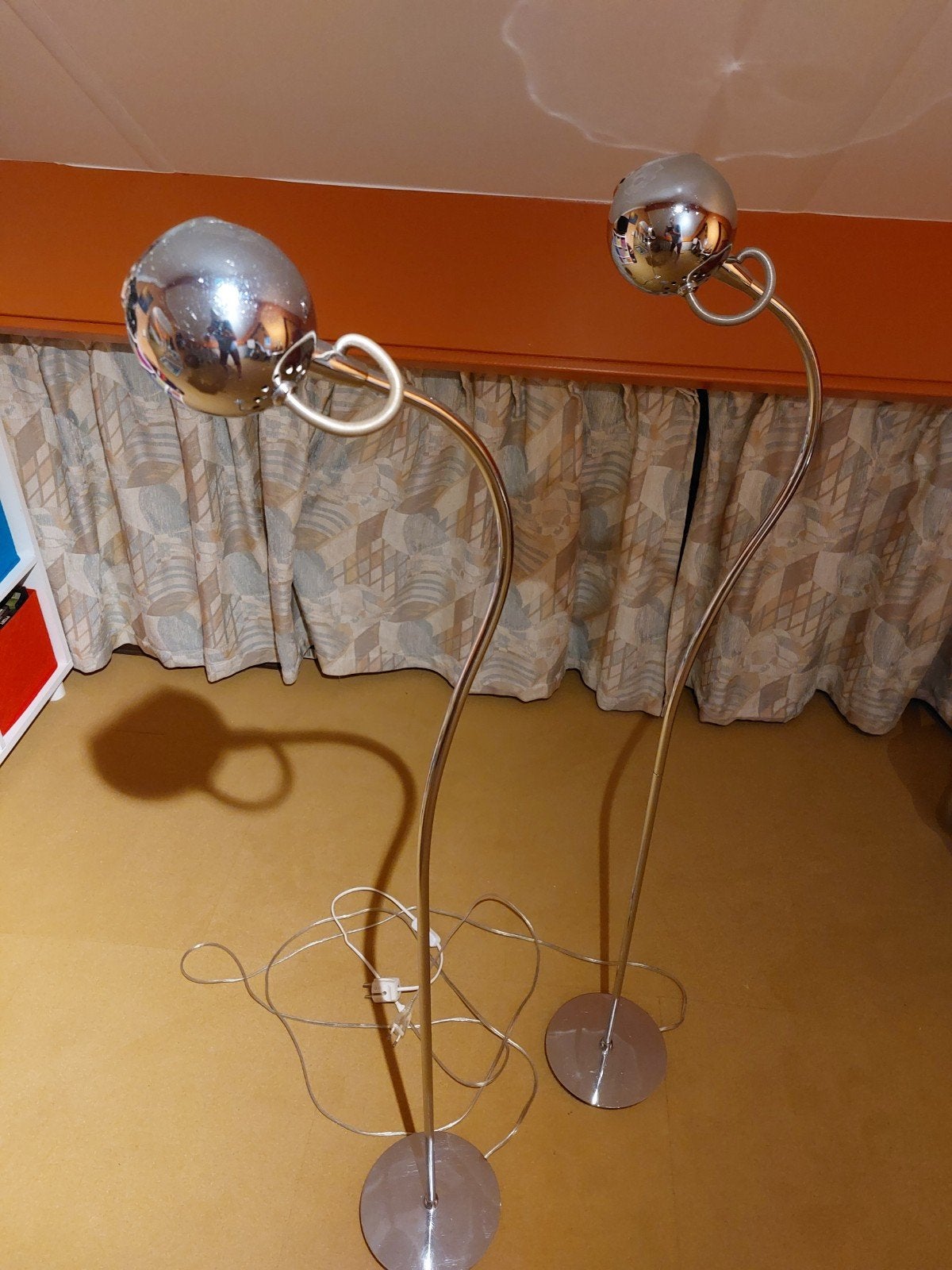 2 leuke vloerlampen 120cm hoog voet diameter 18cm, Ophalen, Zo goed als nieuw