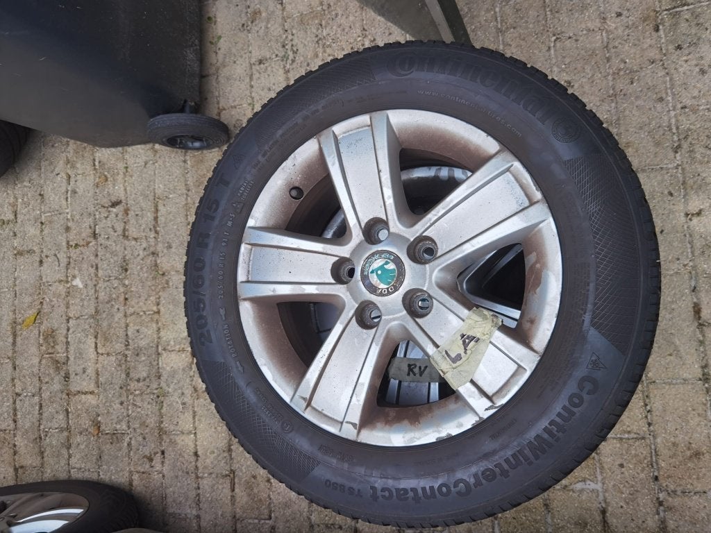 2 velgen skoda octavia type 2 met winterbanden, Auto-onderdelen, Ophalen, Gebruikt, 15 inch, Banden en Velgen