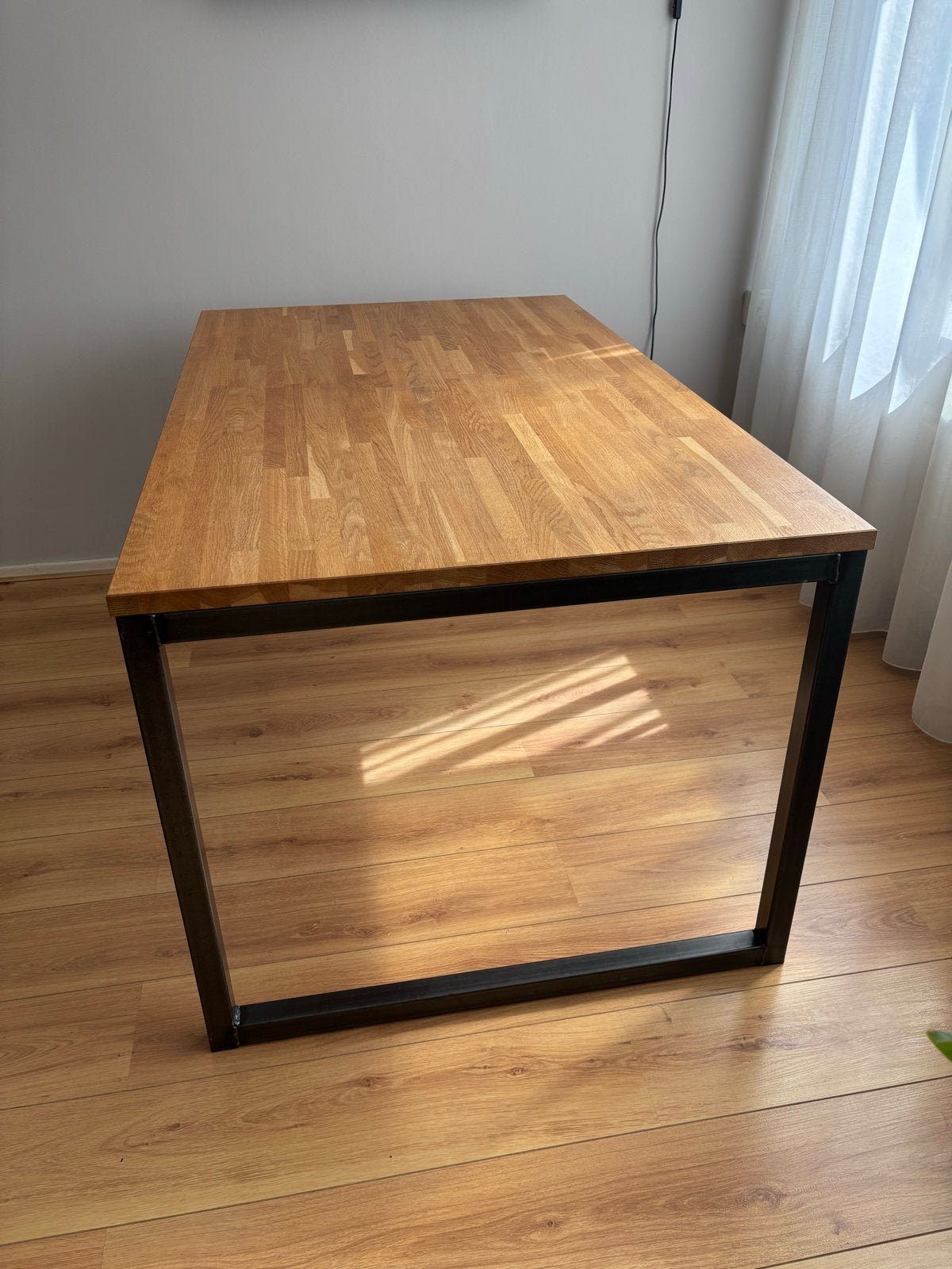 Woood eettafel Olivier eiken met metalen onderstel, Ophalen, 100 tot 150 cm, Eikenhout, 50 tot 100 cm
