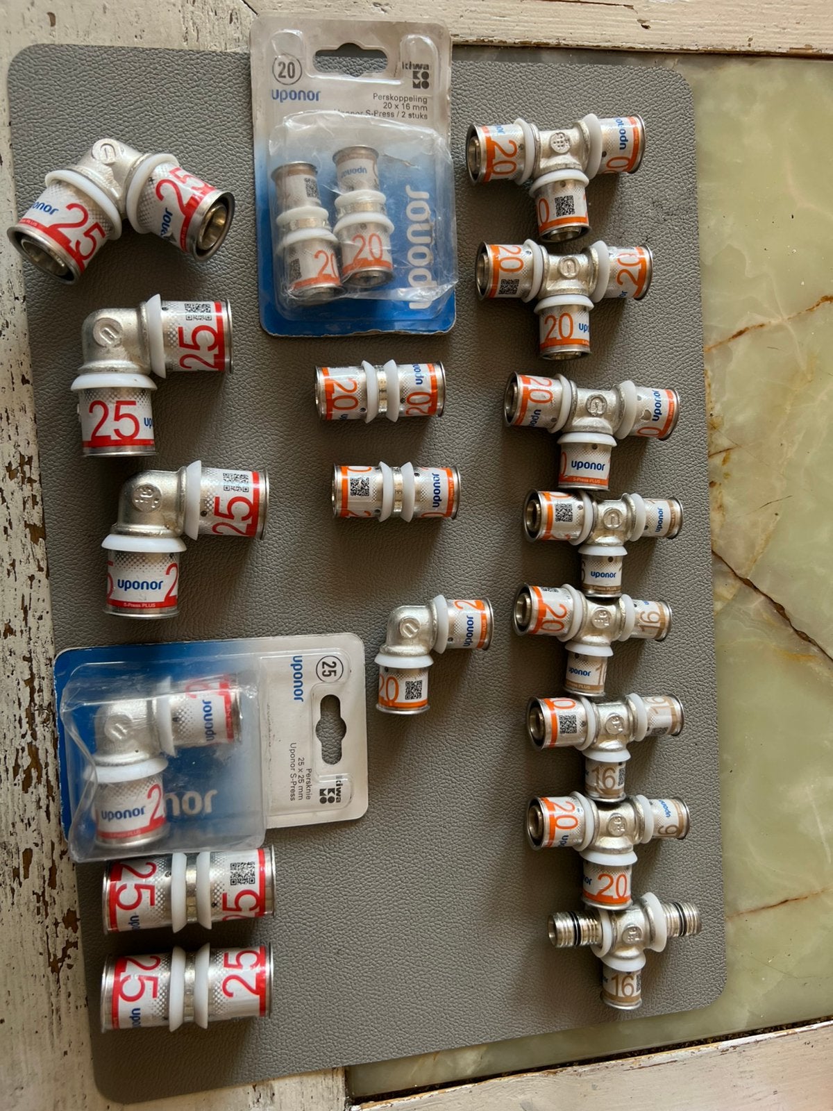 Uponor persfittingen, Doe-het-zelf en Verbouw, Verwarming en Radiatoren, Ophalen, Minder dan 30 cm, Radiator, Minder dan 60 cm